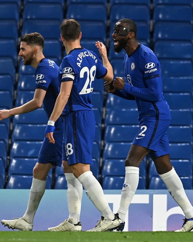 [欧联杯]埃基蒂克破门 热刺两中框1-1法兰克福