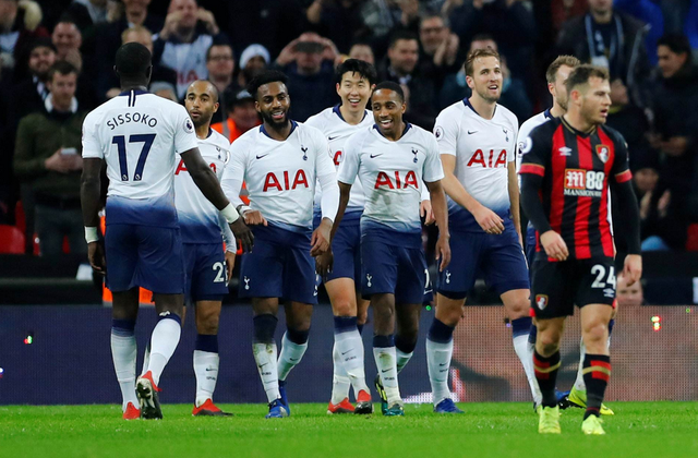 东体：在申花跟训的谢初筠生在澳洲