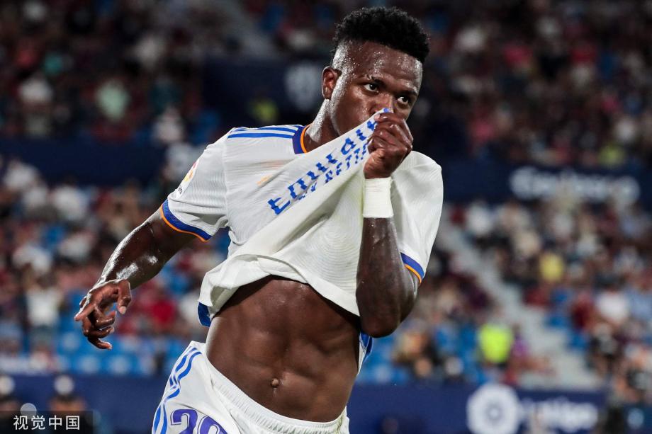 德媒：多特想外租迪朗维尔，老东家安德莱赫特被拒