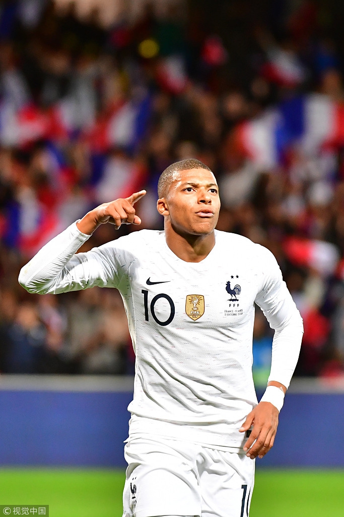 皮尔斯谈身陷交易传闻的雄鹿队王牌：害怕外界看法，他不必在意