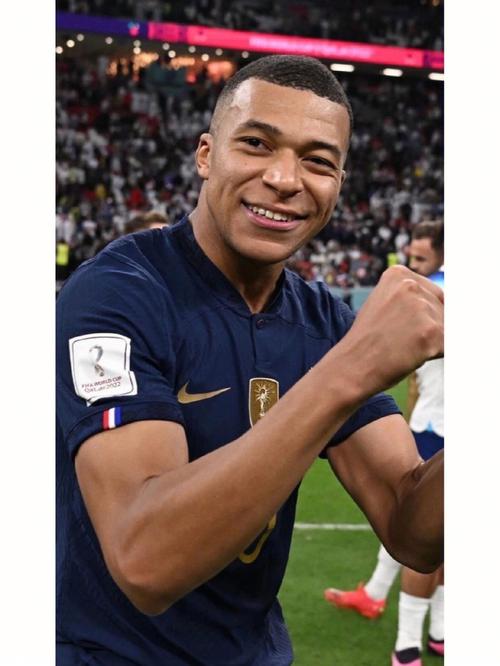 意甲-劳塔罗开场闪击博尼建功 国米2-0拉齐奥 [国际足球意甲]